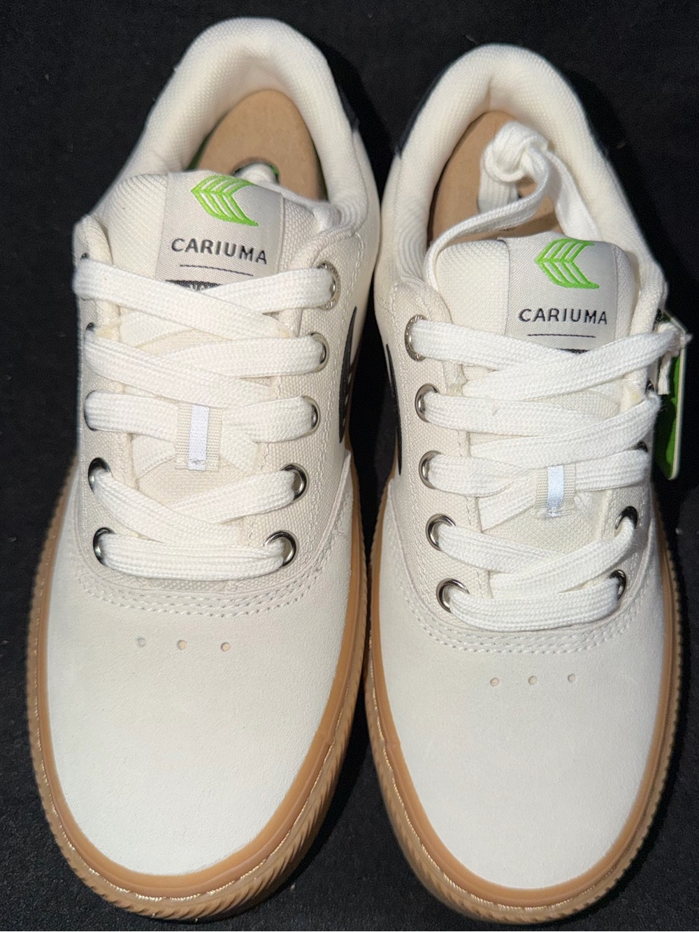 Cariuma Naoica ladies 5.5 Skate Gum Vintage Off-White with Black Logo